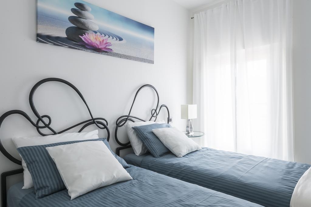 Attico Del Duomo Apartment Модена Екстериор снимка