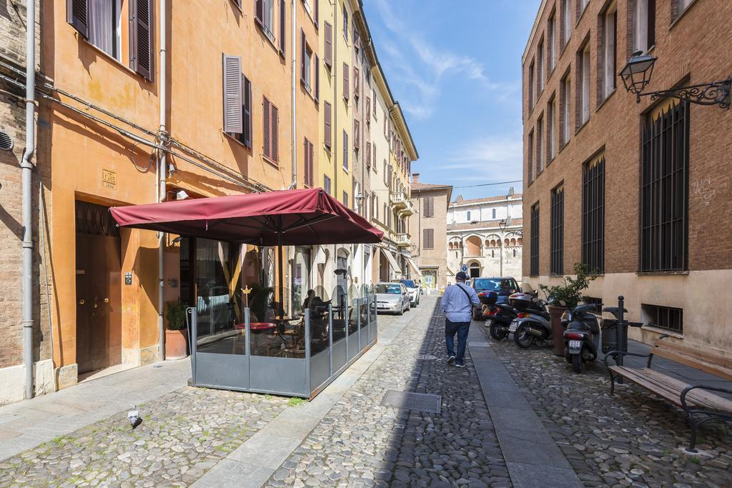 Attico Del Duomo Apartment Модена Екстериор снимка